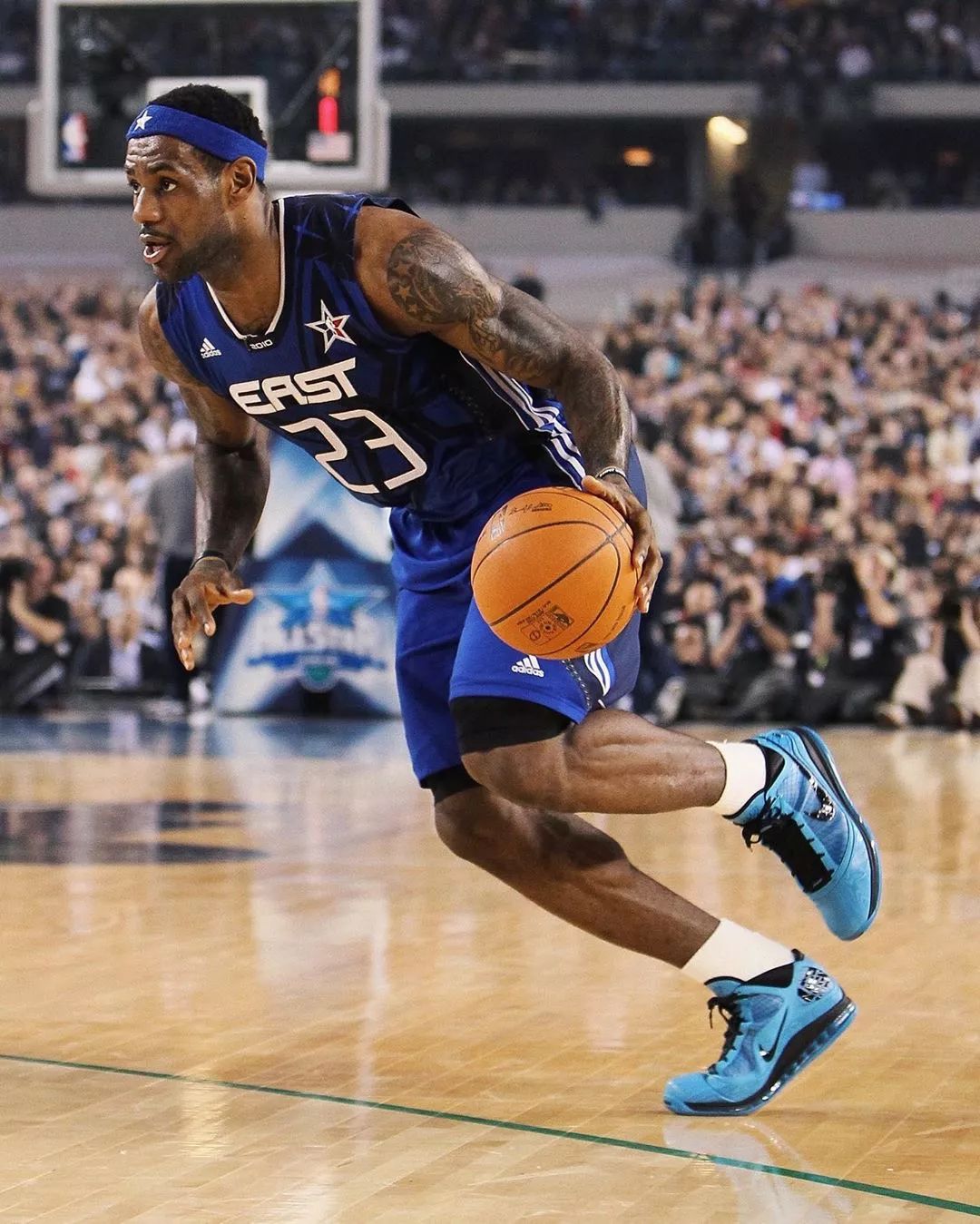 逼到一侧 逼到一侧